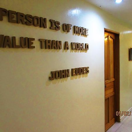 The Good Shepherd Hostel ماكاتي المظهر الخارجي الصورة